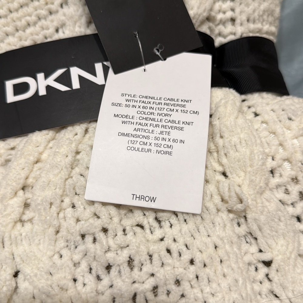 DKNY crochet and fur throw - Picture 3 of 4